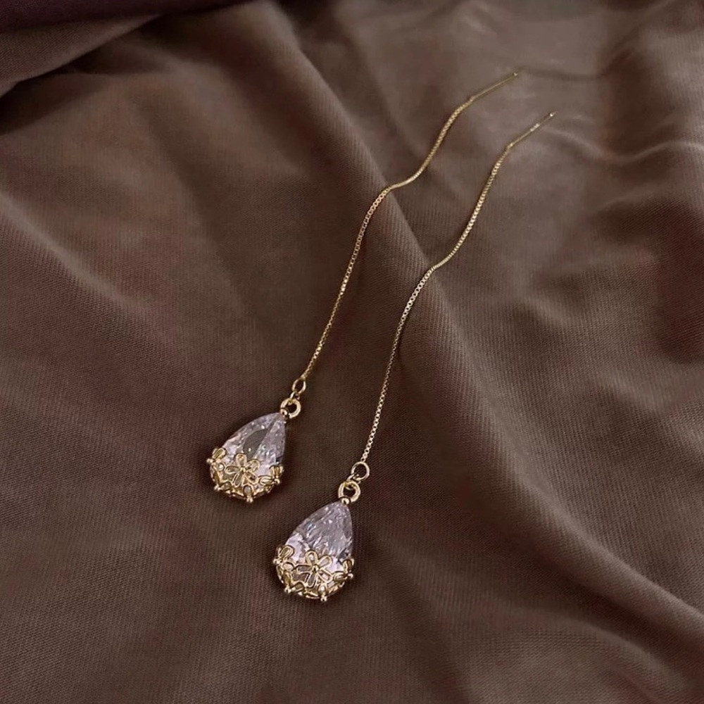 ✨BRAND NEW✨ Gold Pendant Earrings